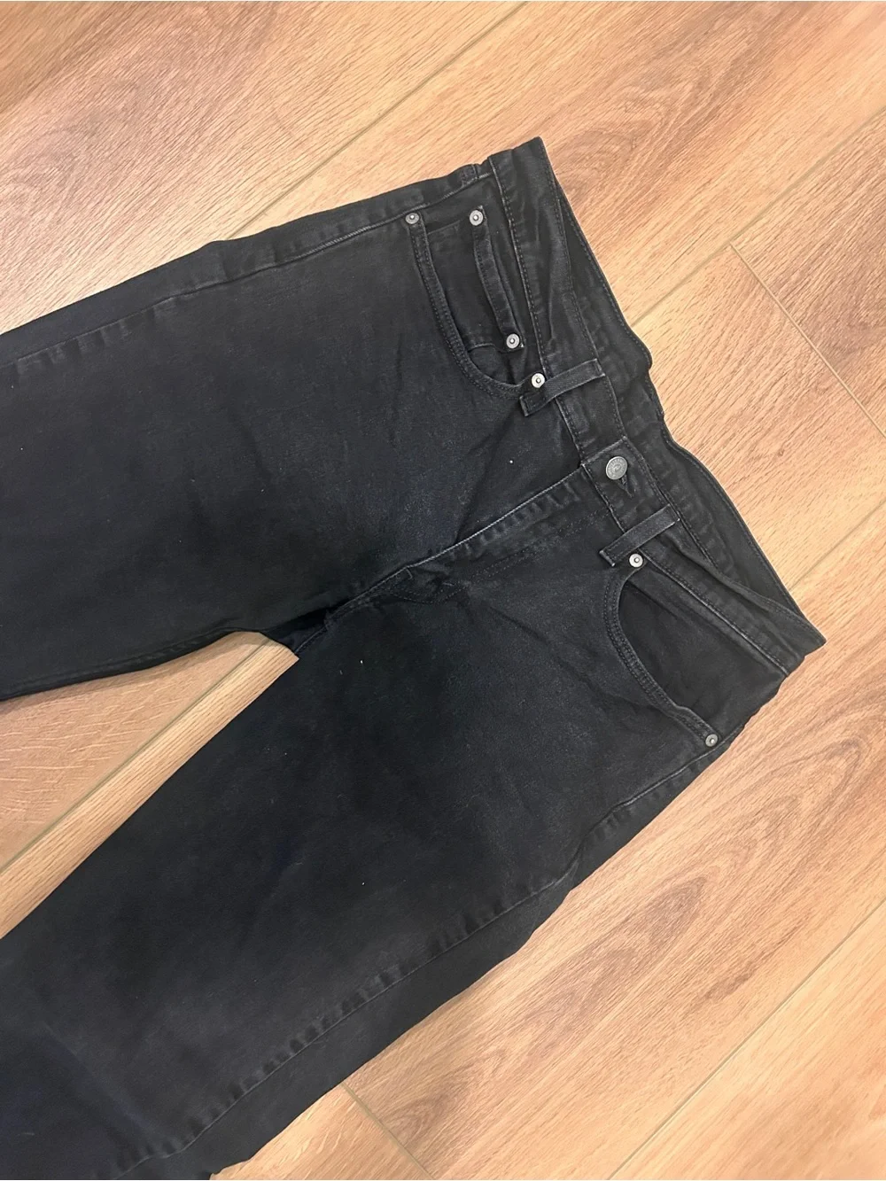 Levi's Black Men's Skinny Jeans - Classic Dark Denim
